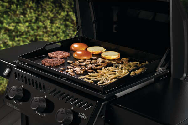 Grill gazowy typu plancha Napoleon Freestyle F24DFTPK-PL, czarny